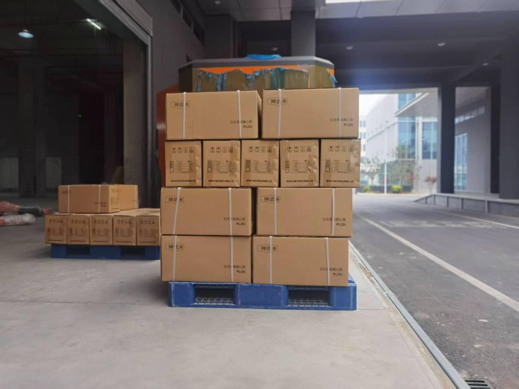 水肥機(jī)多級(jí)離心泵運(yùn)抵客戶(hù)工廠